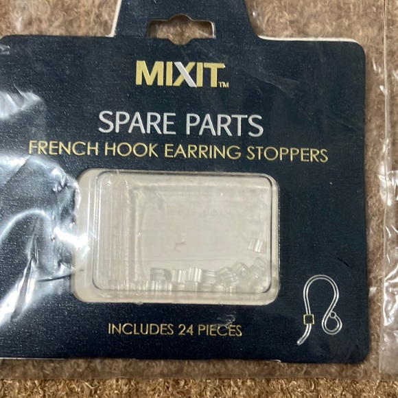 Earring backs - Picture 1 of 3